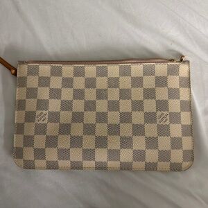 Authentic Lv neverfull pouch